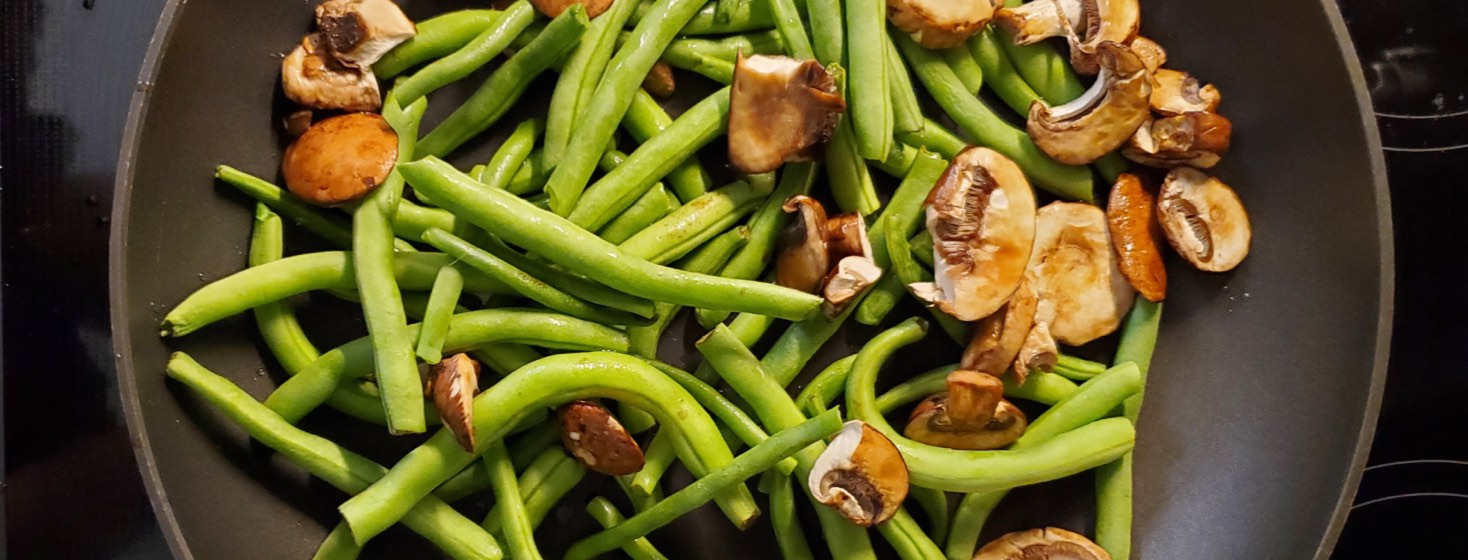 Sautéed Green Beans and Mushrooms image